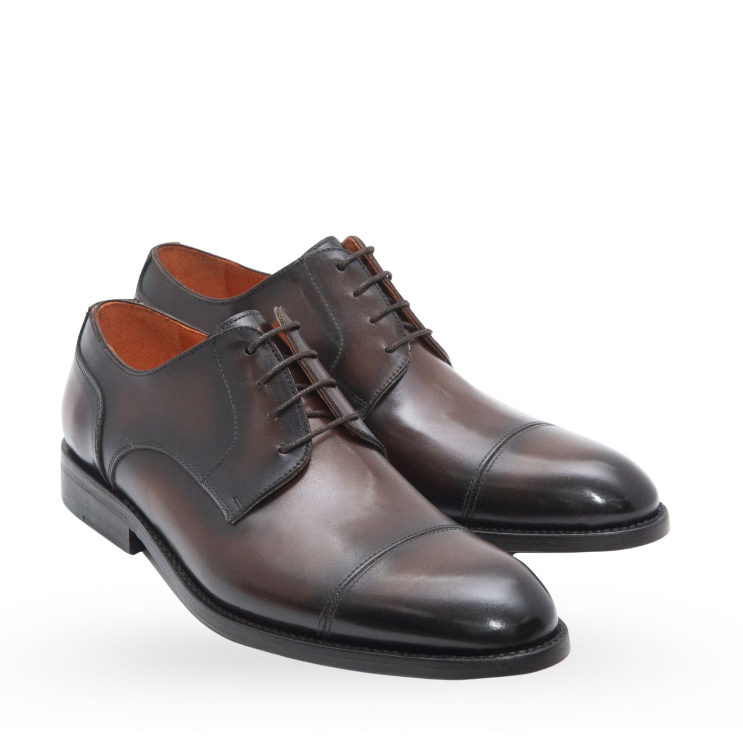 Zapato de cordones  patinado a mano. Fabricación Goodyear artesanal