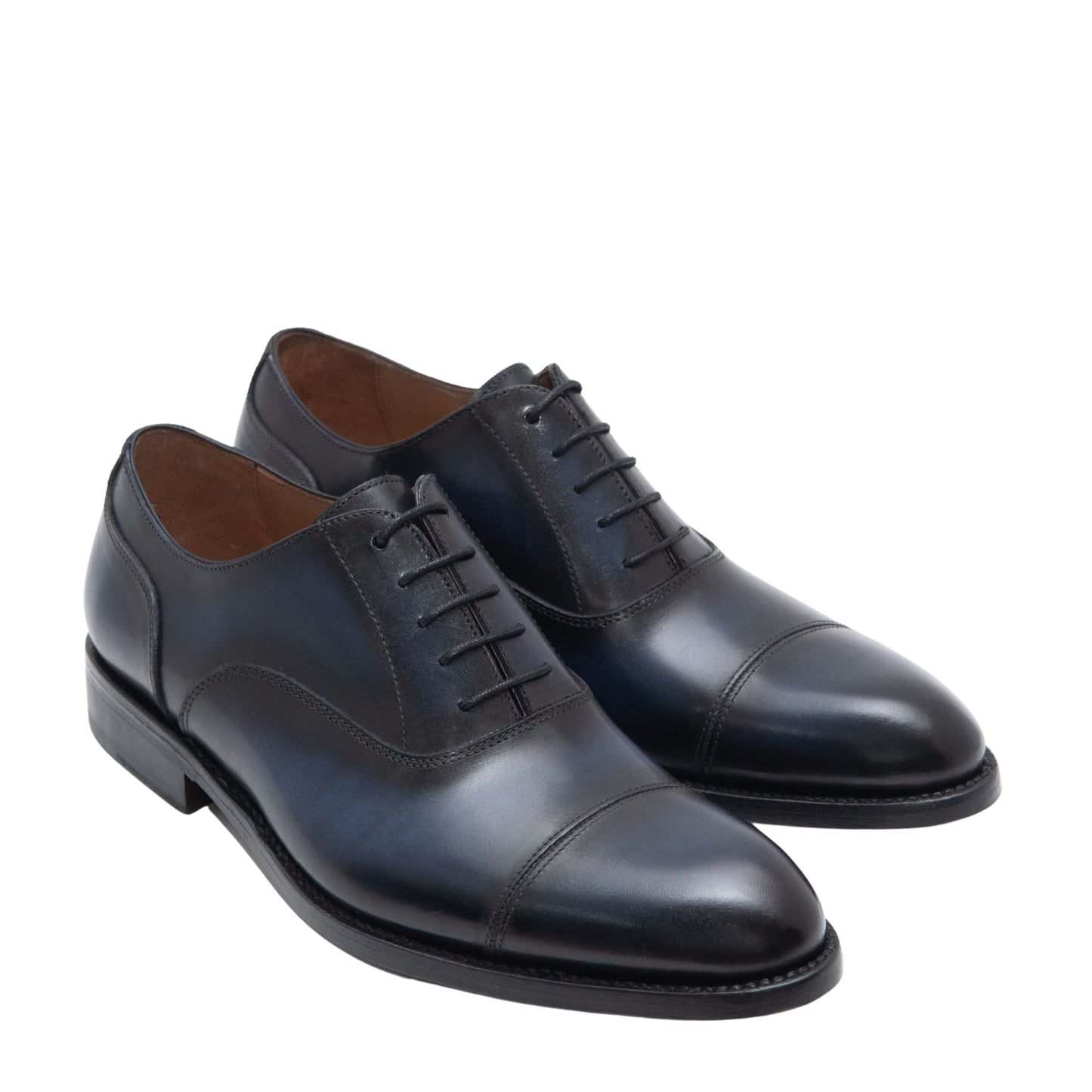 Zapato de cordones  patinado a mano. Fabricación Goodyear artesanal