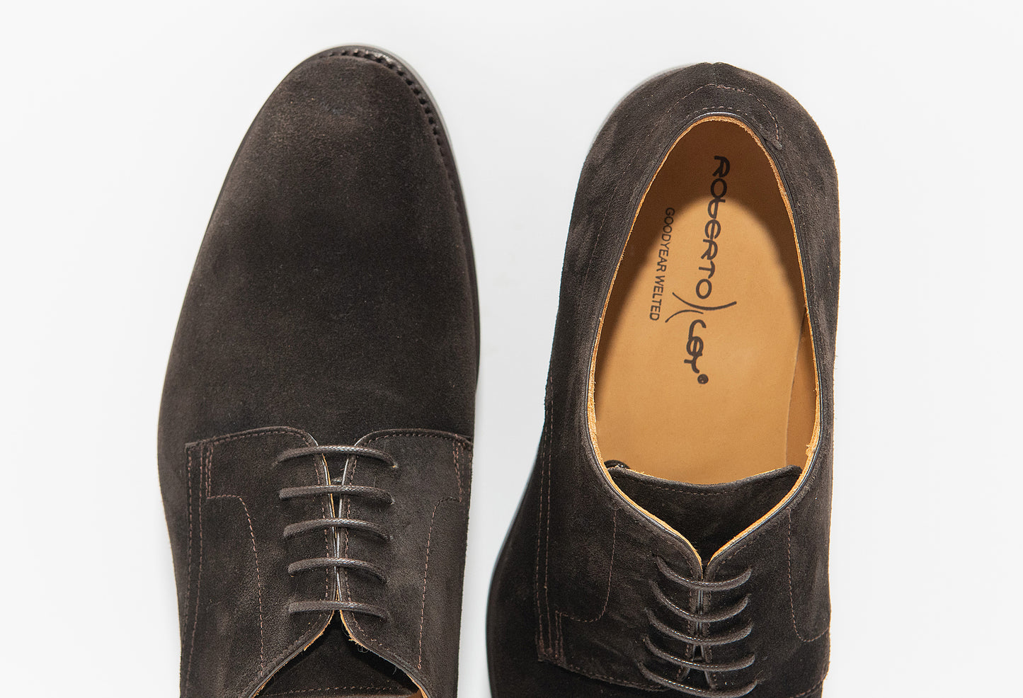 Zapato cordones en ante. Fabricación Goodyear