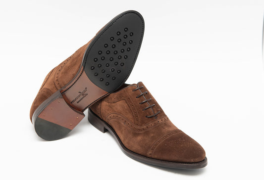 Zapato cordones en piel de ante. Fabricación Goodyear.